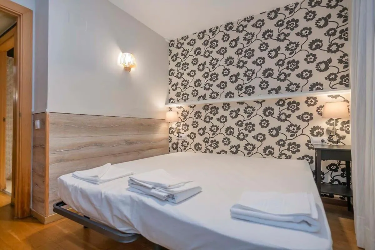 Bright And Modern Duplex With Terrace In Eixample District P1 Apartment Barcelona 0*,