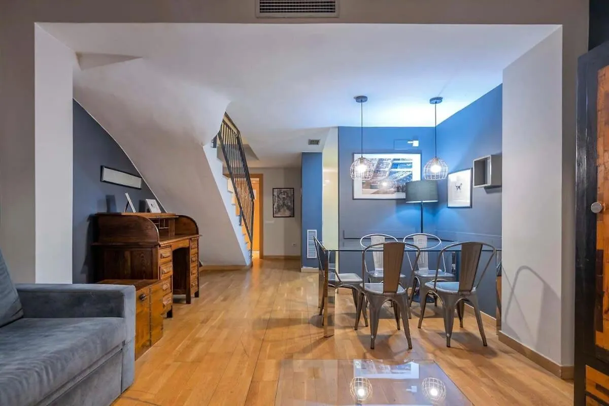 Bright And Modern Duplex With Terrace In Eixample District P1 Apartment Barcelona